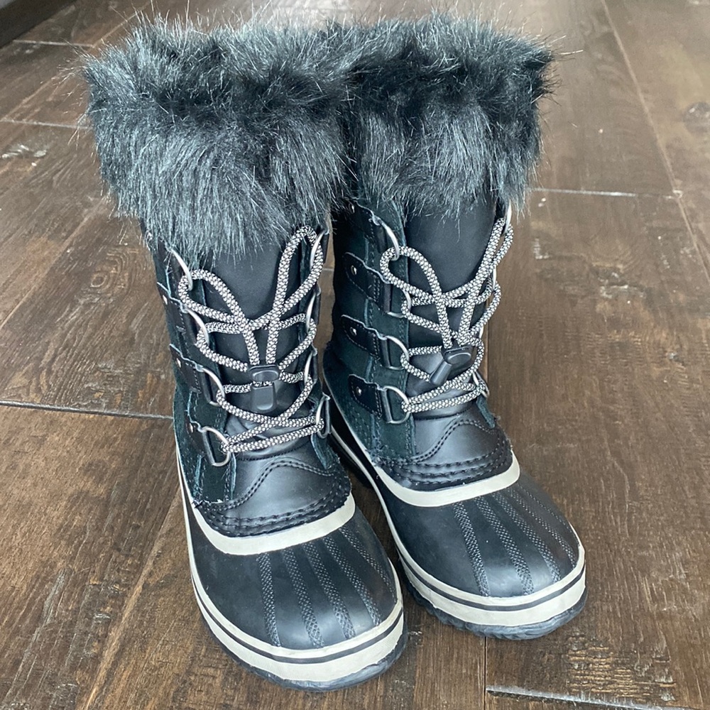 Sorel Joan of Arctic girls boots
